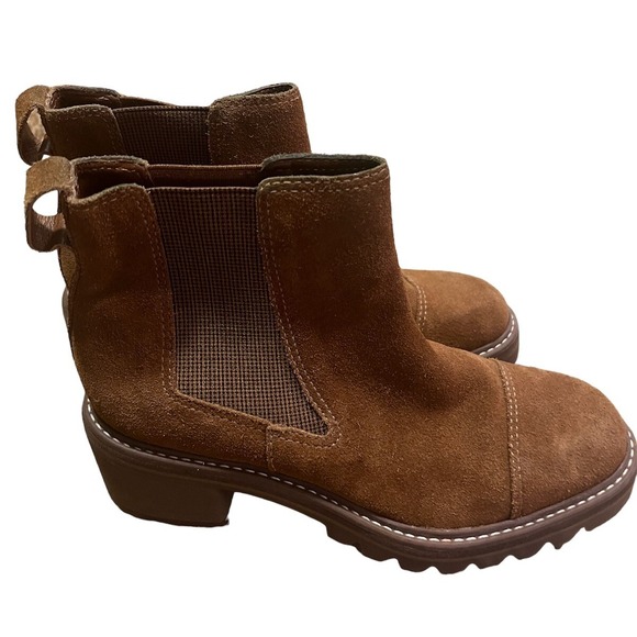 Bernado Women's Suede Boot 7.5 M Excellent Condition - Picture 2 of 5